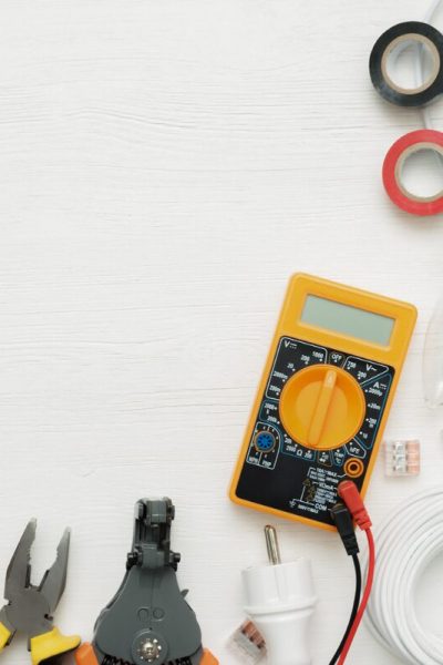 Impacto del Mantenimiento Correctivo en la Vida Útil de tus Equipos Eléctricos
